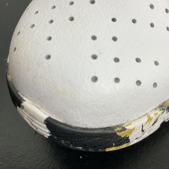 Kid’s Adidas Sneakers w/ cool camo bottoms - Picture 13 of 13